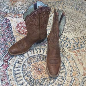 Women’s Ariat western boots